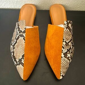 Women Brown/snake print dress shoe size 6.5